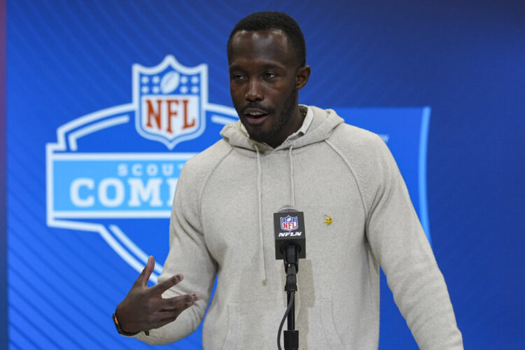 Vikings want McCarthy as starting QB after tabling Rodgers conversation with never say never